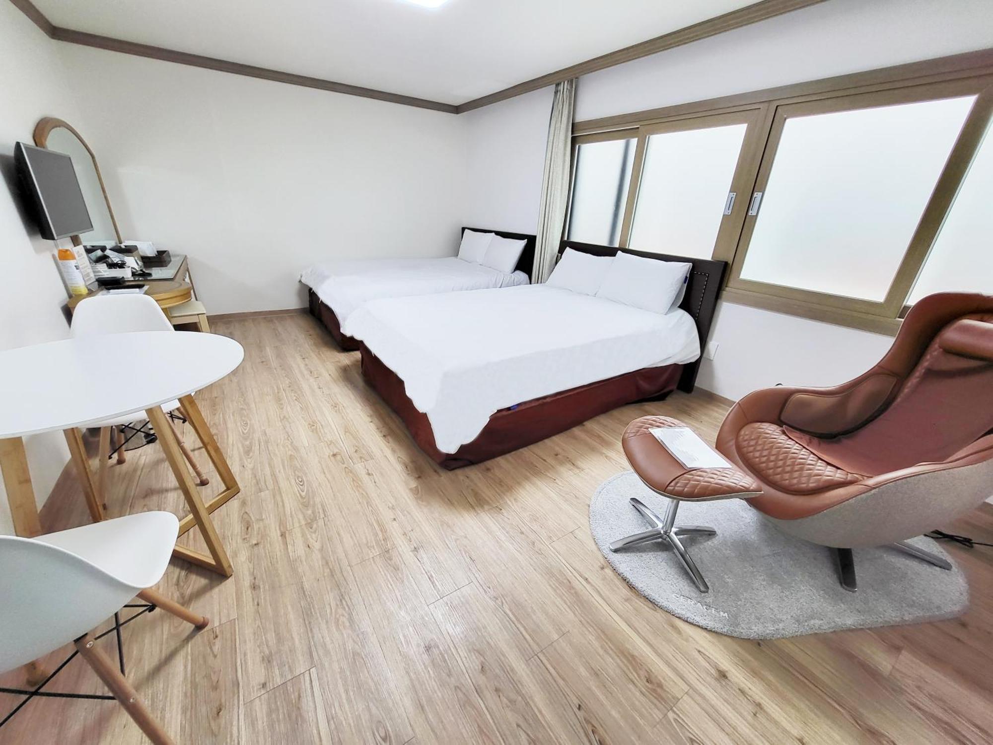 ג'גו Top Island Hotel מראה חיצוני תמונה
